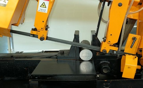 大岭山镇数控带锯床自动送料精度会出现偏差吗？